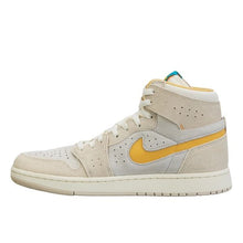 Carica l&#39;immagine nel visualizzatore di Gallery, AIR JORDAN 1 HIGH ZOOM CMFT 2 LIGHT OREWOOD BROWN
